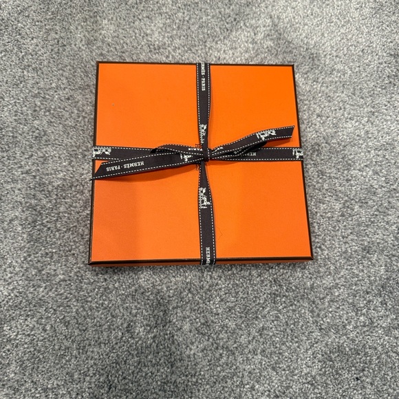 Hermès Rodeo Bandana scarf with Orange Gift Box with Ribbon - Picture 7 of 7